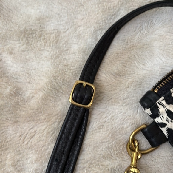 TOTEM - Picture 6 of 7